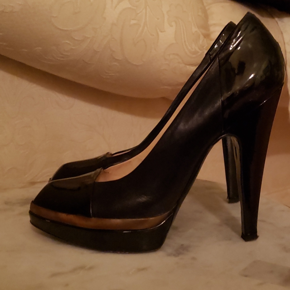 Yves Saint Laurent pumps